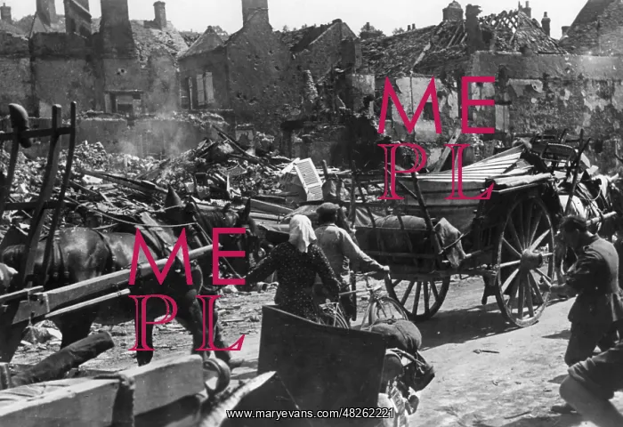 : Destroyed town in Yonne, 1940 : Destroyed town in Yonne, 1940