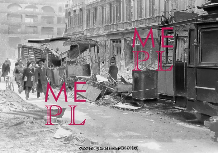 : Destroyed tram in the Oranienstrasse, 1945 : Destroyed tram in the Oranienstrasse, 1945