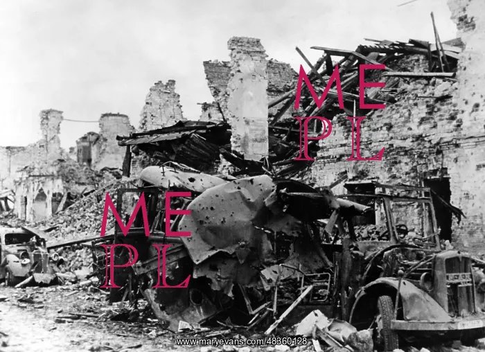  : Destroyed truck in Kholm, 1942