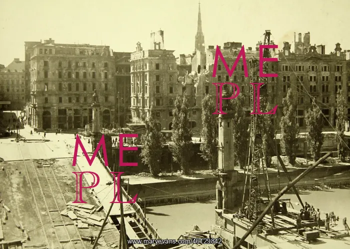 : Destroyed Vienna 1944-1946 - View to the blown-up : Destroyed Vienna 1944-1946 - View to the blown-up