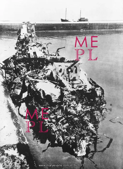  : Destroyed warship WWII