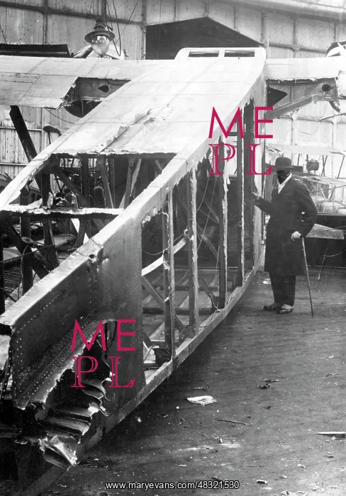 : Destruction of the largest German aircraft, 1922 : Destruction of the largest German aircraft, 1922