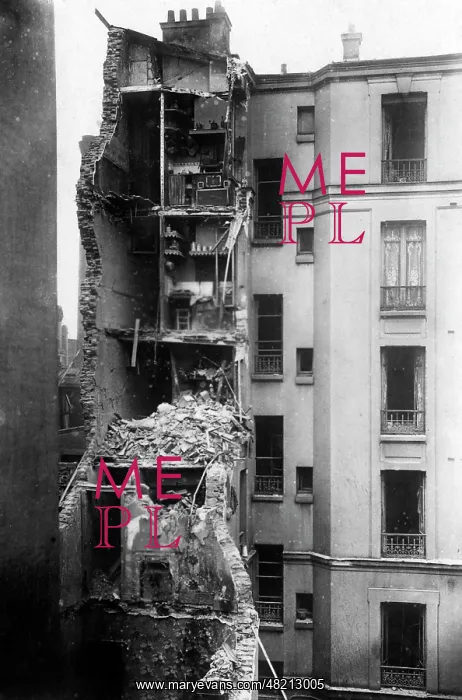 : Destruction from a zeppelin air raid, 1916 : Destruction from a zeppelin air raid, 1916