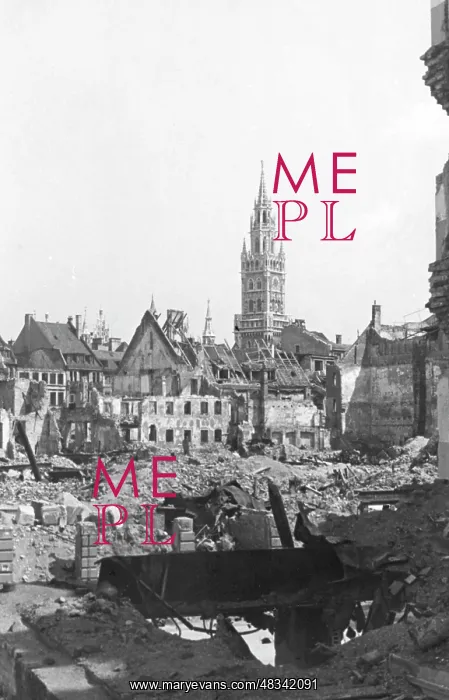 : Destructions in Munich after an Allied air attack, 1944 : Destructions in Munich after an Allied air attack, 1944
