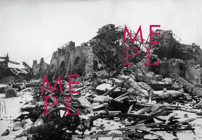 : Destructions in the port of Feodosia, 1942 : Destructions in the port of Feodosia, 1942