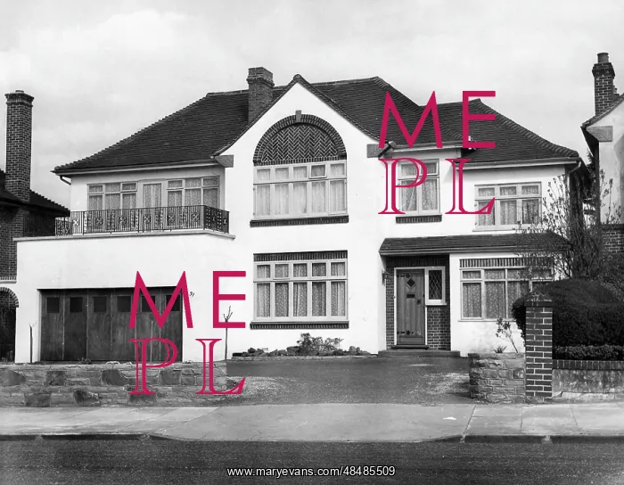  : DETACHED HOUSE 1930S