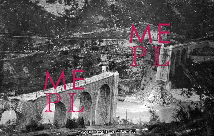 : Detonated Solkan Bridge, 1917 : Detonated Solkan Bridge, 1917