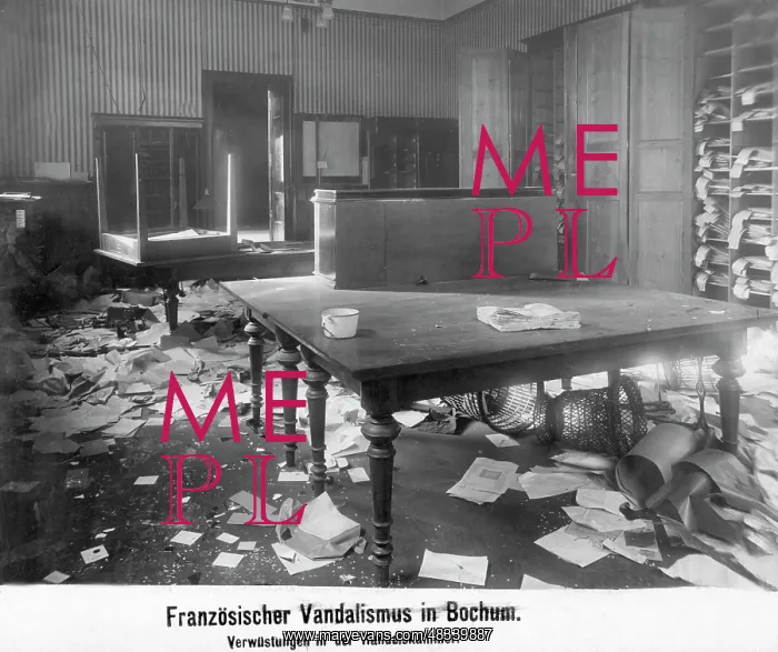 : Devastated Chamber of Commerce in Bochum, 1923 : Devastated Chamber of Commerce in Bochum, 1923