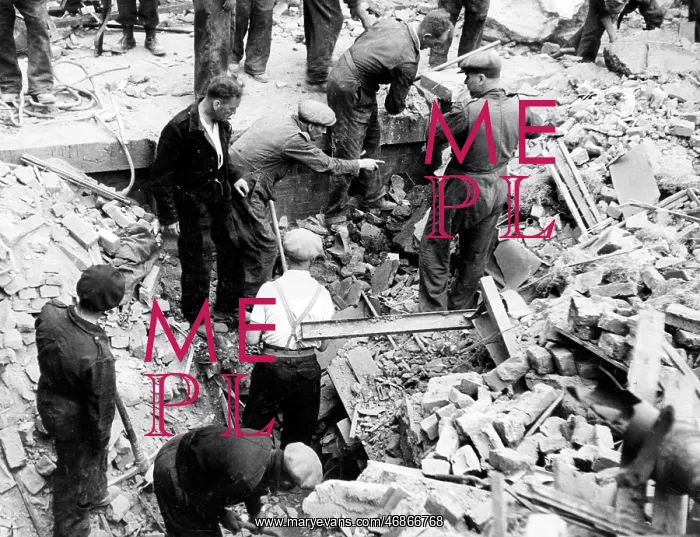 : Devastation after a bombing raid, Gurney Street, Walworth : Devastation after a bombing raid, Gurney Street, Walworth