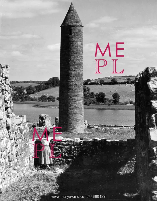 : DEVENISH ROUND TOWER : DEVENISH ROUND TOWER