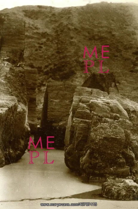 : Devil's Cave, Tresaith, Cardigan, Wales : Devil's Cave, Tresaith, Cardigan, Wales