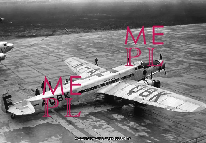 : Dewoitine D.338 in Paris, 1939 : Dewoitine D.338 in Paris, 1939
