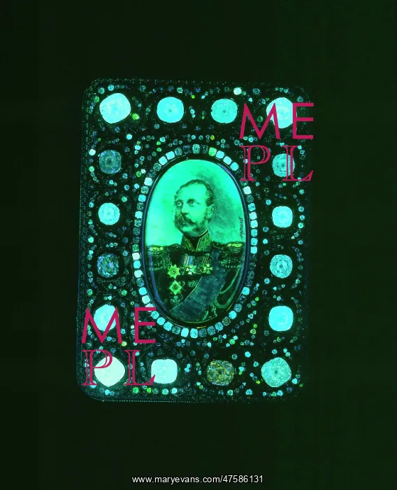 : Diamonds fluorescing : Diamonds fluorescing