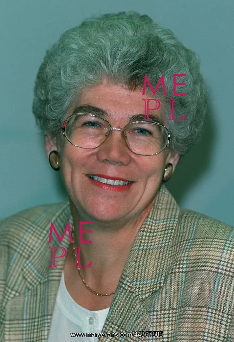  : Diana Maddox MP