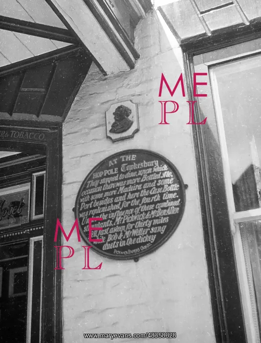 : DICKENS PLAQUE : DICKENS PLAQUE