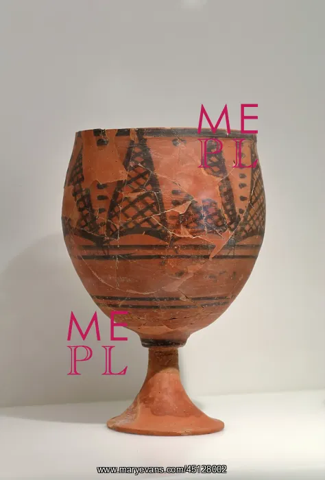 : Dilmun beaker, Bahrain National Museum, Manama, Bahrain : Dilmun beaker, Bahrain National Museum, Manama, Bahrain