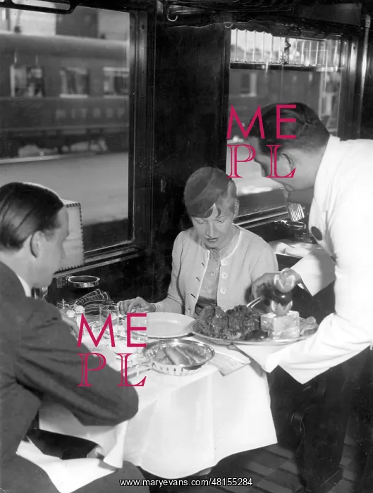 : Dining car of the German Reich railway, 1935 : Dining car of the German Reich railway, 1935