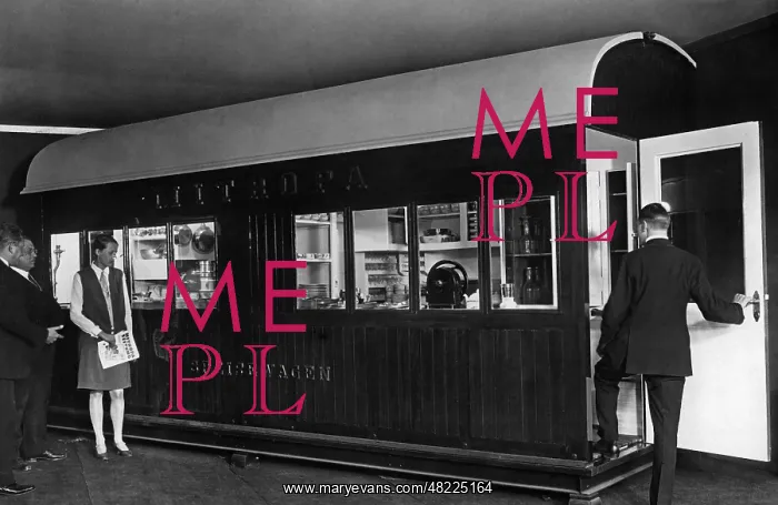 : Dining car kitchen, 1928 : Dining car kitchen, 1928