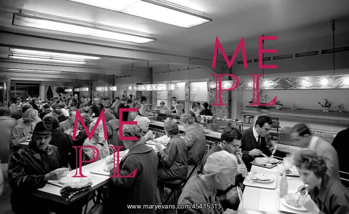 : Dining hall - lunch - eating : Dining hall - lunch - eating