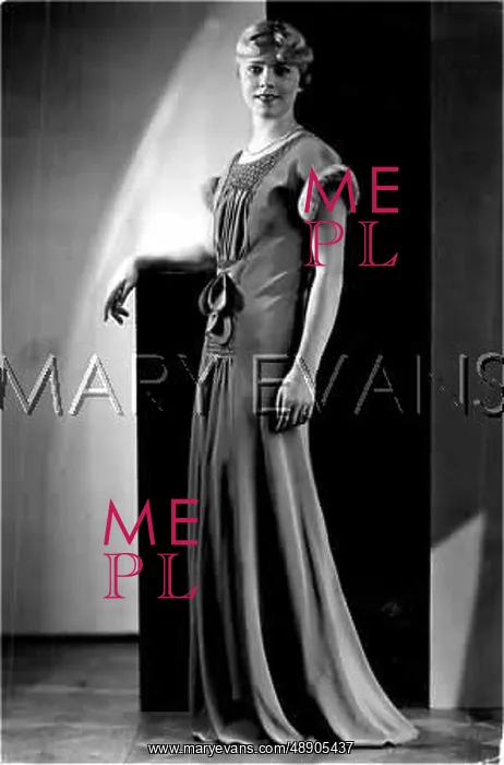 : DINNER DRESS WITH FUR : DINNER DRESS WITH FUR