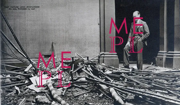 : Director of the Tate Gallery, inspecting damage : Director of the Tate Gallery, inspecting damage