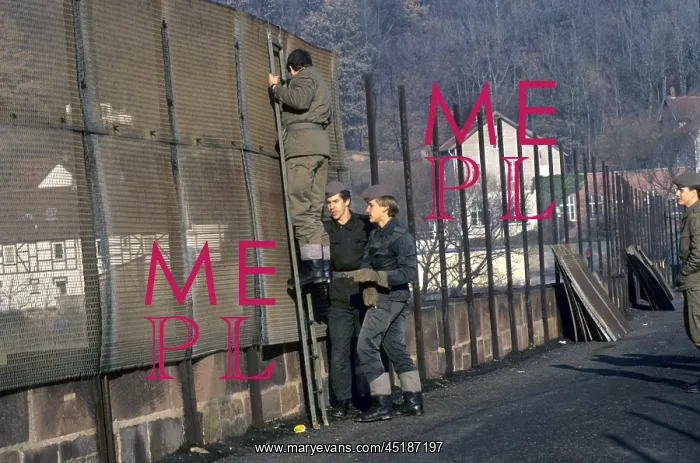: Dismantling of German-German border - 1989 : Dismantling of German-German border - 1989