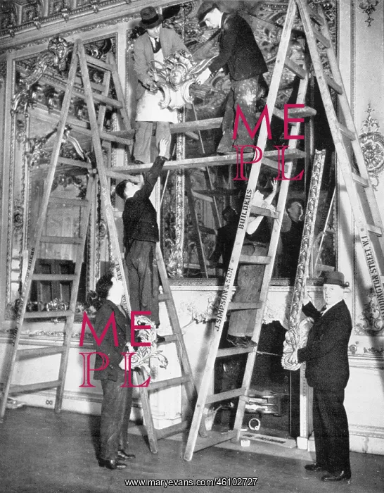: Dismantling Norfolk House, St James's Square : Dismantling Norfolk House, St James's Square