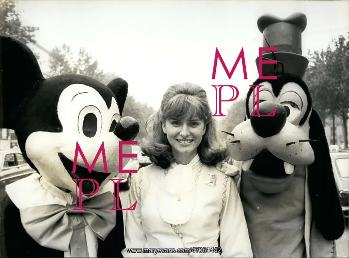 : Disney. Jun. 18, 1970 - Cathy Birk with Mickey and Goofy in Paris : Disney. Jun. 18, 1970 - Cathy Birk with Mickey and Goofy in Paris