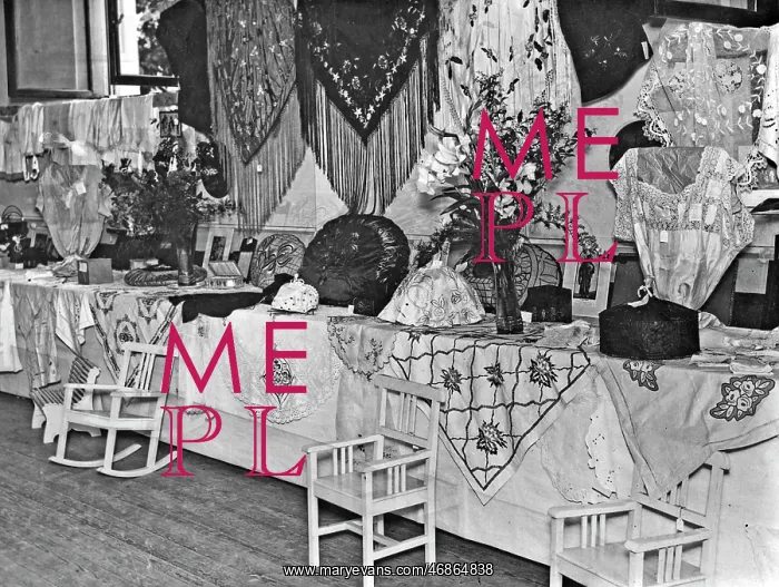 : Display of homemade arts and crafts : Display of homemade arts and crafts