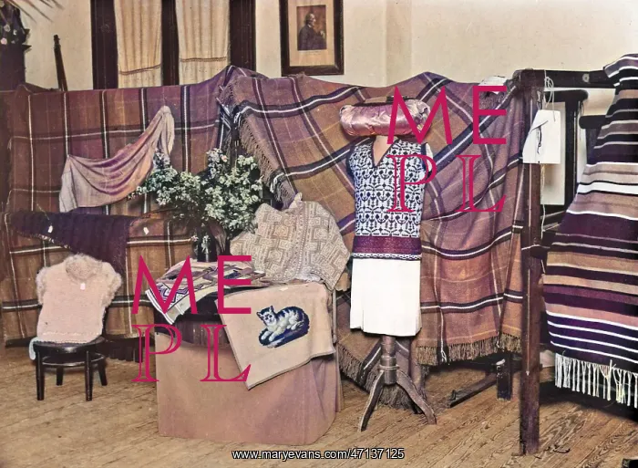 : Display of homemade arts and crafts : Display of homemade arts and crafts