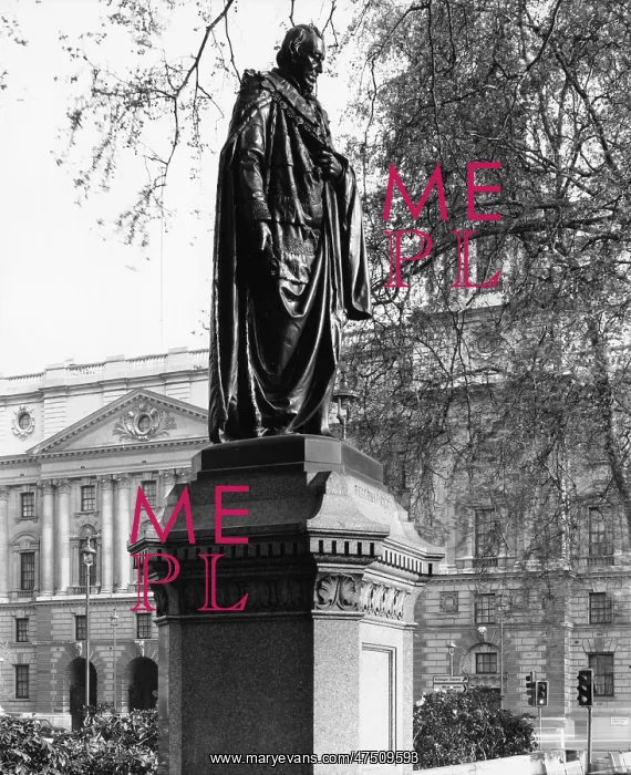 : DISRAELI STATUE : DISRAELI STATUE