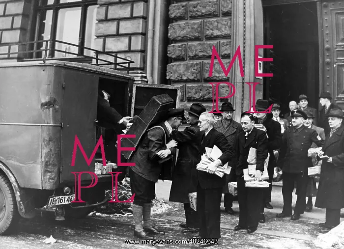 : Distribution of food ration cards in Berlin, 1942 : Distribution of food ration cards in Berlin, 1942