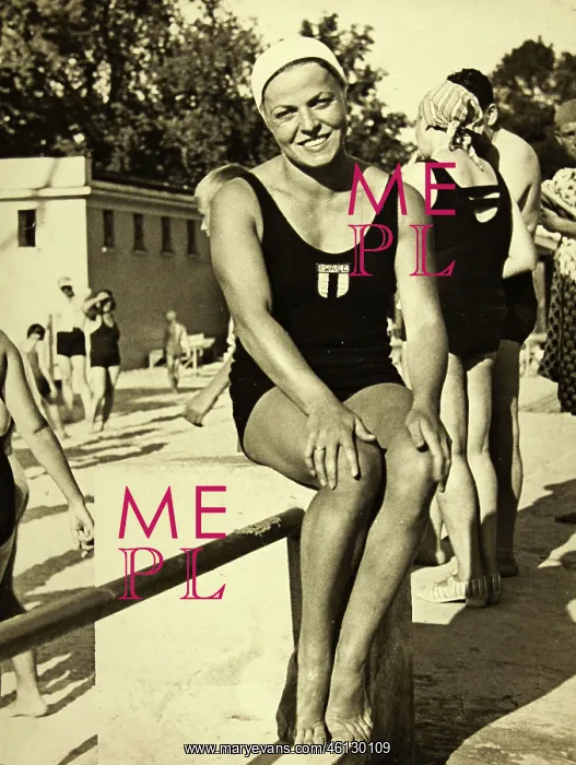 : Diver Mady Epply 1910-2005 - Winner in the : Diver Mady Epply 1910-2005 - Winner in the