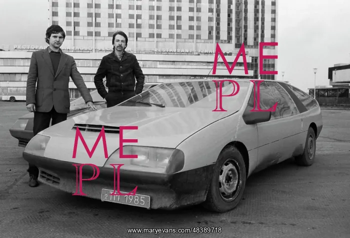 : Dmitry Parfyonov and Gennady Khainov : Dmitry Parfyonov and Gennady Khainov