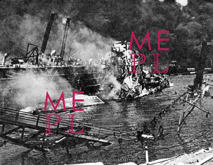 : Dock of Pearl Harbor, 1941 : Dock of Pearl Harbor, 1941