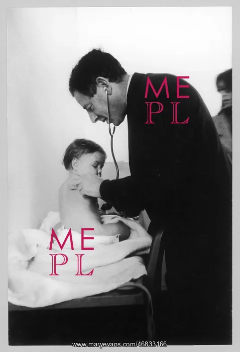  : DOCTOR EXAMINES BABY