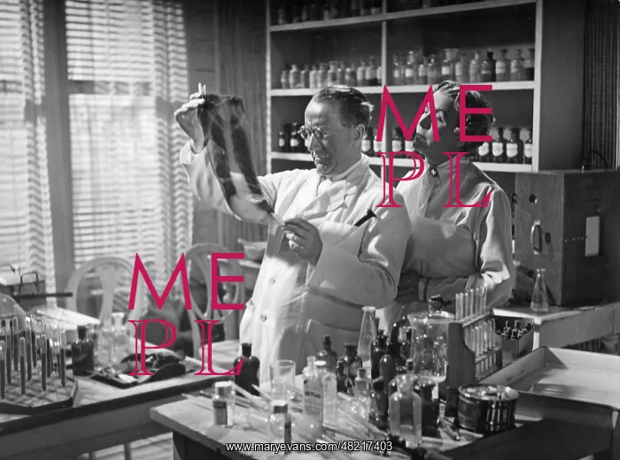 : Doctor and nurse, 1930s : Doctor and nurse, 1930s