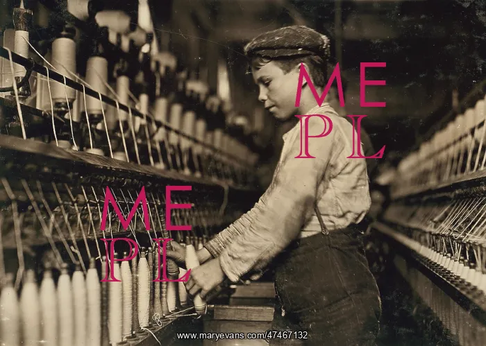 : A doffer boy in Globe Cotton Mill, Augusta, Ga : A doffer boy in Globe Cotton Mill, Augusta, Ga