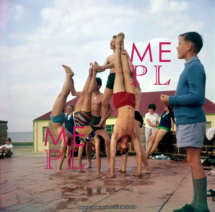 : DOING HANDSTANDS : DOING HANDSTANDS