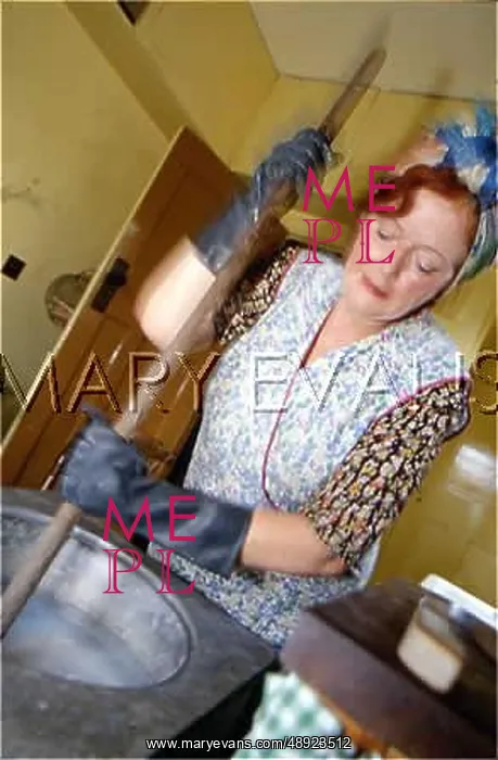 : DOING LAUNDRY 1940S : DOING LAUNDRY 1940S