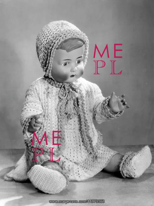 : DOLL IN KNITWEAR : DOLL IN KNITWEAR