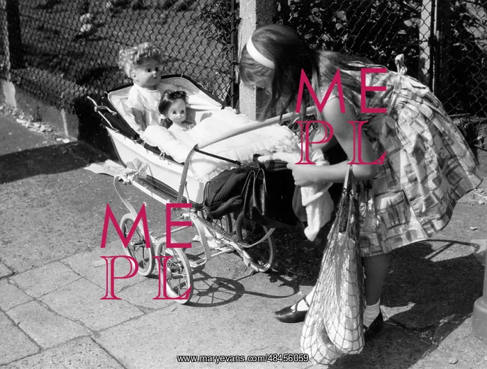 : DOLLIES IN A PRAM : DOLLIES IN A PRAM
