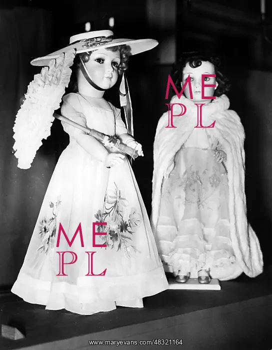 : Dolls as a gift for Elizabeth II, 1938 : Dolls as a gift for Elizabeth II, 1938