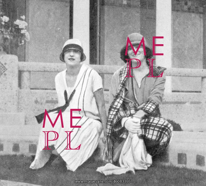 : One of the Dolly Sisters and Alice Delysia, 1925 : One of the Dolly Sisters and Alice Delysia, 1925