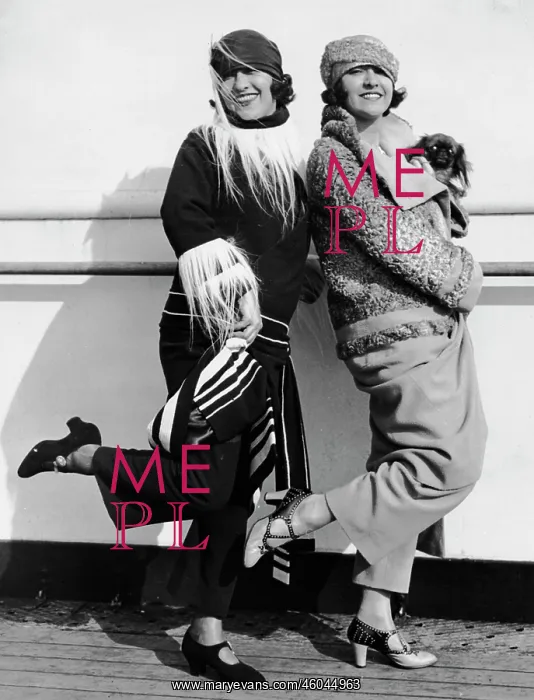 : Dolly Sisters arrive in New York : Dolly Sisters arrive in New York