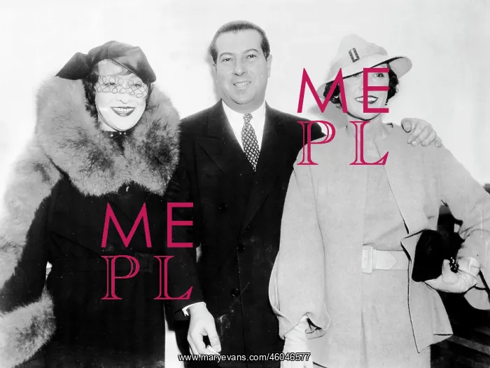: The Dolly Sisters arrive in New York : The Dolly Sisters arrive in New York