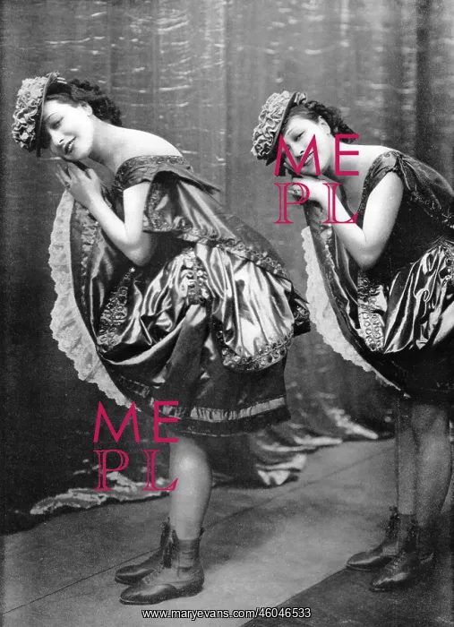 : The Dolly Sisters doing their clog dance : The Dolly Sisters doing their clog dance