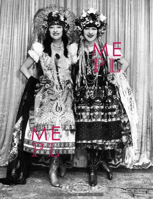 : The Dolly Sisters, Paris : The Dolly Sisters, Paris