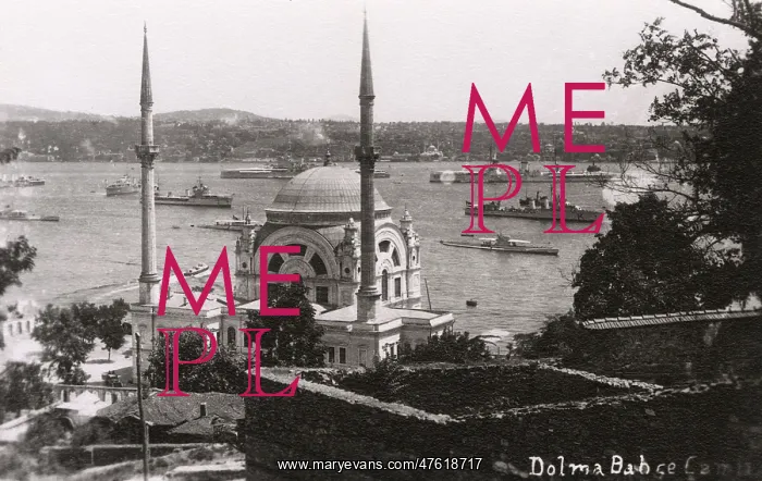 : Dolmabahce Mosque, Istanbul, Turkey : Dolmabahce Mosque, Istanbul, Turkey