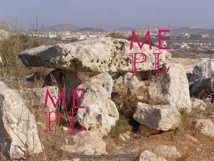 : Dolmen / standing stones, Ta Cenc : Dolmen / standing stones, Ta Cenc